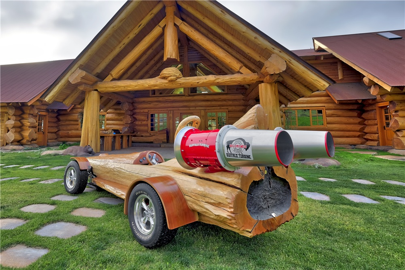 Illustration for article titled Here's Your Chance To Buy The World's Fastest Motorized Log